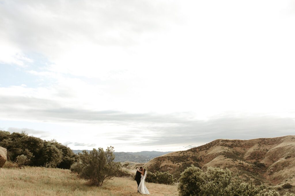 Bridal Photos at Hummingbird Nest Ranch Wedding Photographed by Nicole Kirshner