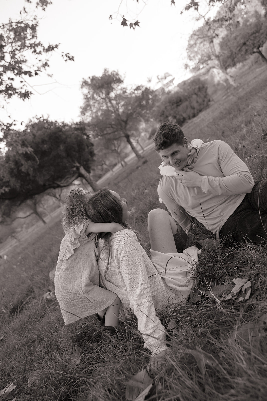 Book an Orange County fall mini session with a storytelling family photographer. Limited dates, styling help, and perfect photos for holiday cards.